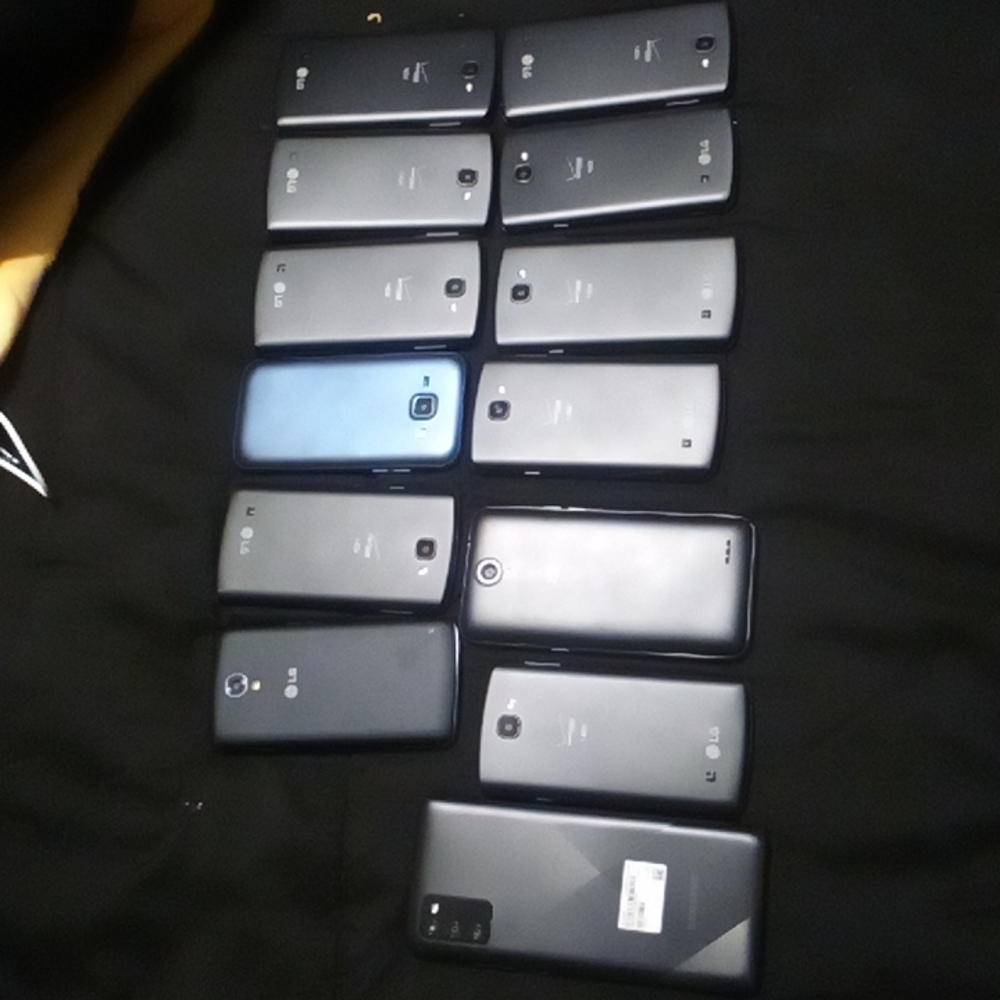 11Verizon LG 4g phones Brand New never used no sim card, 1 Galaxy J1 phone no si